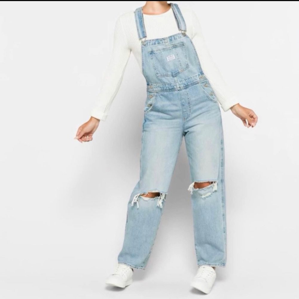 Brand new with tags, size medium, women’s Levi’s vintage eco overalls. Paid $120